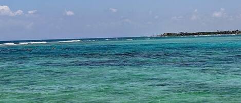 Beach nearby, sun-loungers, beach towels
