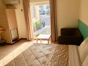 Individually decorated, desk, soundproofing, free WiFi - Da Tan Mountain Villa (Hengchun)