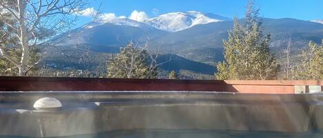 Tina de hidromasaje al aire libre