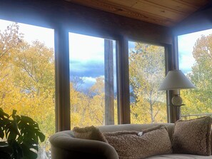 Interior - Your Private Mountaintop Cabin In The Blue Sky (Bailey)