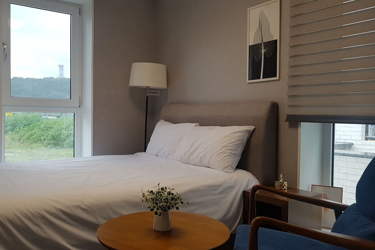 Suite, Park View | Premium bedding, down duvets, in-room safe, desk