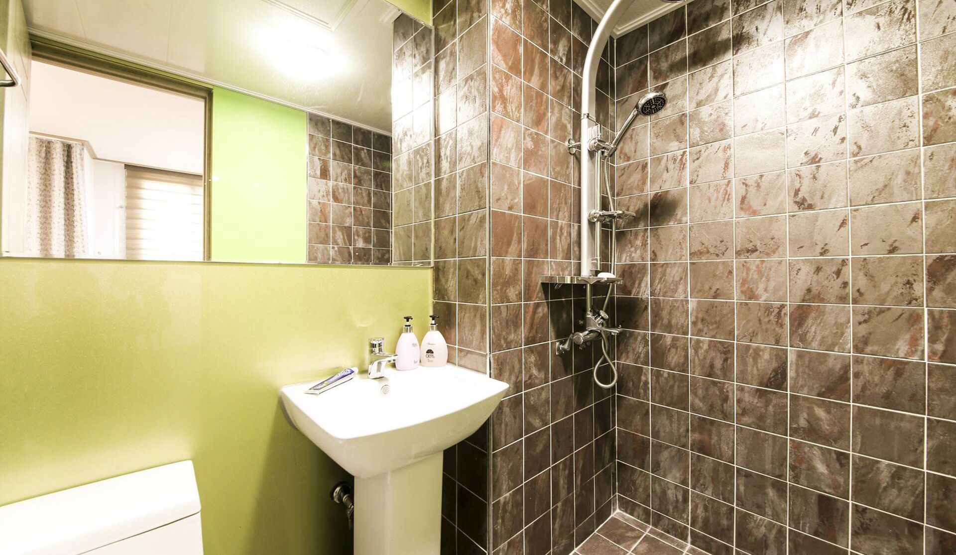 royal suite | desk, blackout curtains, free wifi