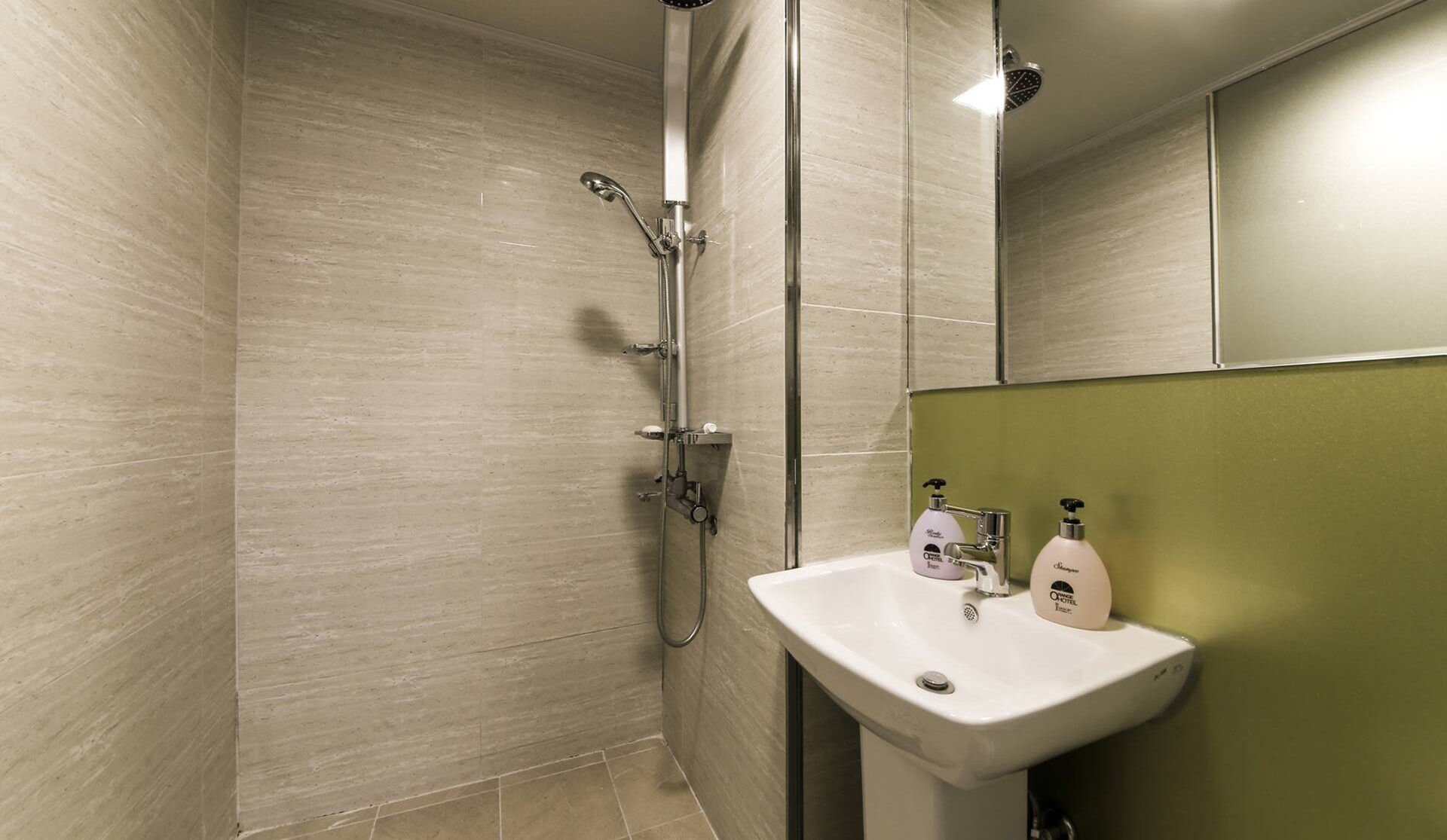 standard double room | desk, blackout curtains, free wifi