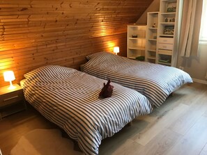 3 Schlafzimmer, Reisekinderbett, kostenloses WLAN, Bettwäsche