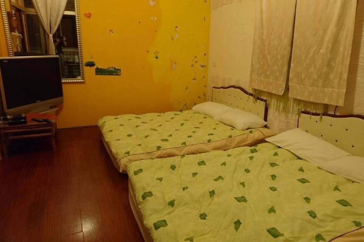 컴포트 쿼드룸 | 책상, 간이 침대, 무료 WiFi, 침대 시트