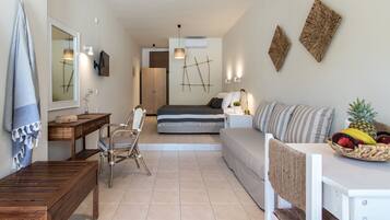 Family Studio, Garden View | Hypo-allergenic bedding, in-room safe, individually decorated