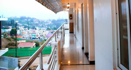 Al Woodlands Residency