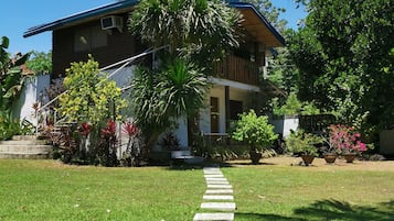Basic Double Room | Garden view
