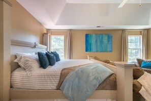 5 bedrooms, iron/ironing board, WiFi, bed sheets