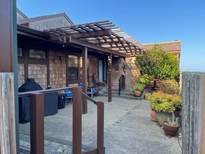 Terrace/patio - 3 Bedroom Ocean Front (sleeps 6) (Castroville)