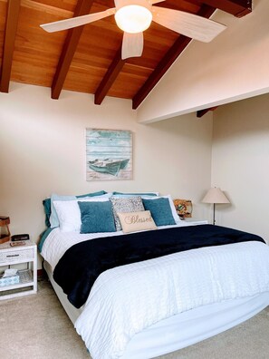 3 chambres, fer et planche à repasser, lit de bébé portatif