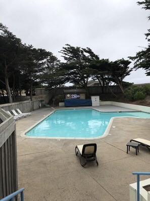 Piscine extérieure, piscine chauffée