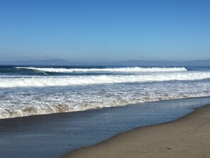 On the beach, sun-loungers, beach towels - 3 Bedroom Ocean Front (sleeps 6) (Castroville)