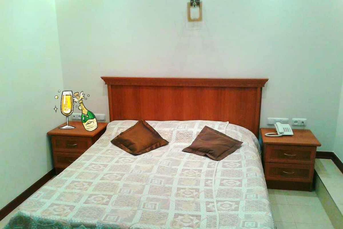 Standard Double Room | Iron/ironing board, rollaway beds, free WiFi, bed sheets