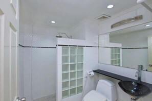 Bathroom - Argyle 3 Bed (17) Penthouse 160 m2 (Muang Pattaya)