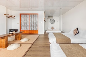 Family room - with shared bathroom | Free WiFi, bed sheets