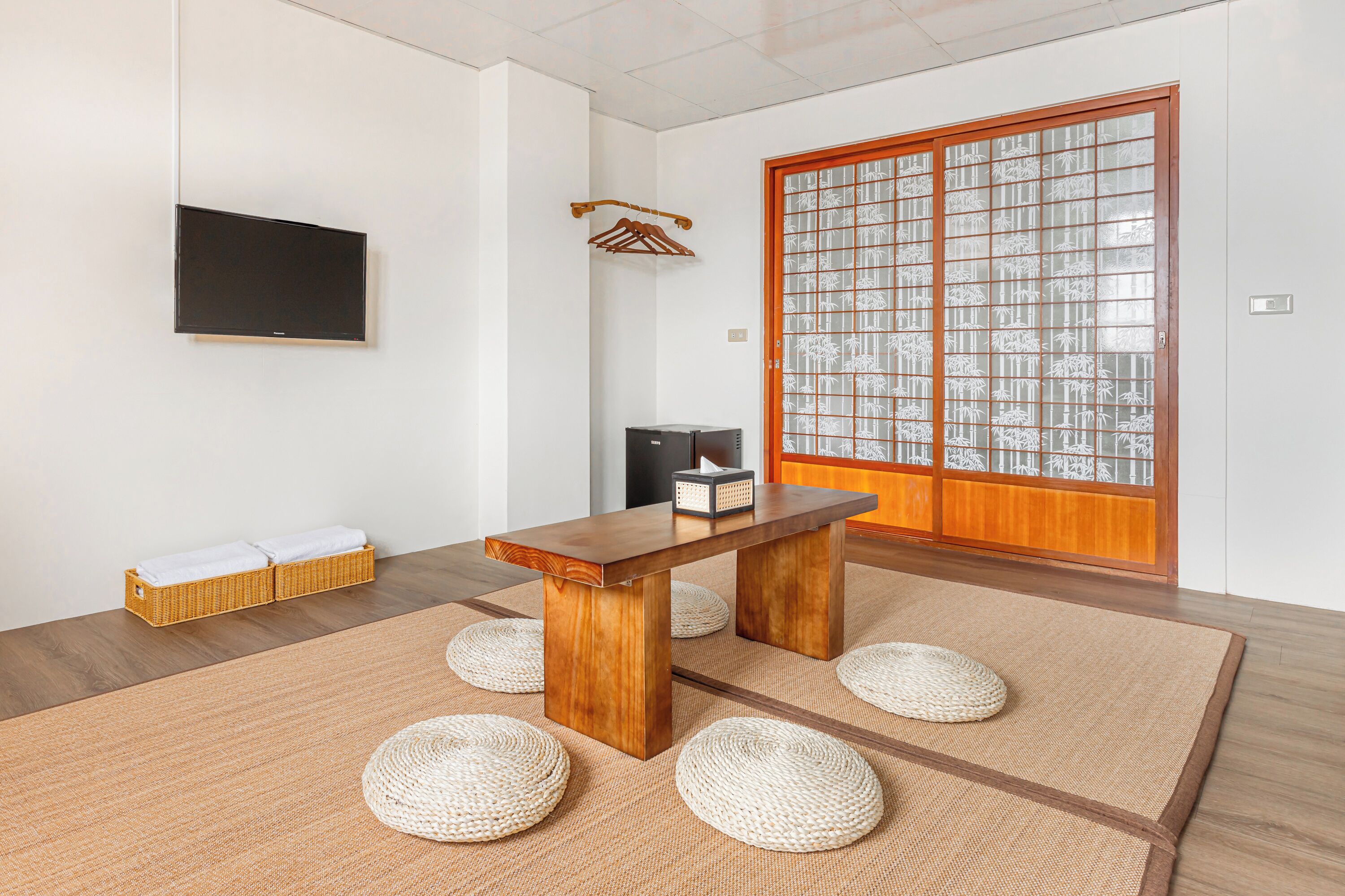 Family room - with shared bathroom | Free WiFi, bed sheets