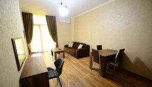 Flat-screen TV - Hotel Absolut (Batumi)