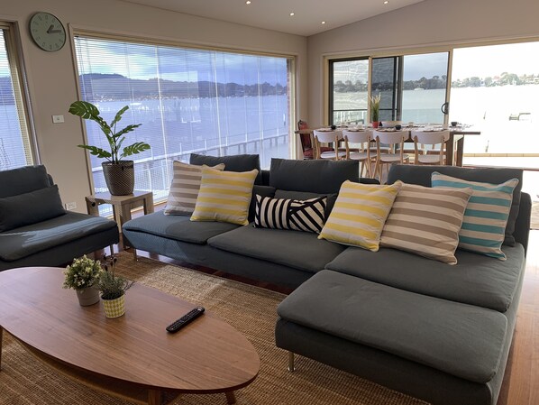 Smart TV, Netflix, libros y servicios de streaming 