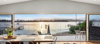 静かなウォーターフロントハウスグレートビュープライベートジェティ