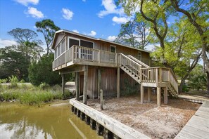 Exterior - BOATHOUSE IS THE PERFECT COUPLES RETREAT! (St. George Island)