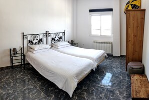 2 chambres, fer et planche Ă repasser, accĂšs au Wi-Fi (inclus)