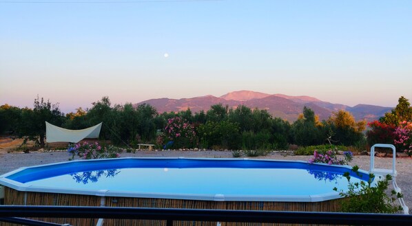 Outdoor pool - New Leaf Cortijo Apartment. Fully equipped self catering . Sleeps 4 + 2 children (Moclín)