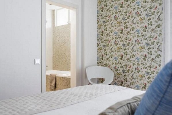bedroom with double bed