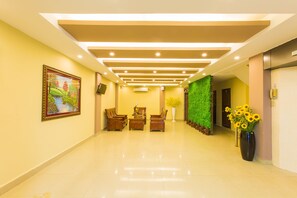 Lobby - Golden Gate China Town Hotel (Yangon)
