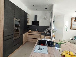 Fridge, microwave, oven, stovetop