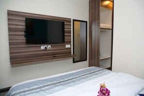 Individually furnished, iron/ironing board, free WiFi, bed sheets - SS Hotel Seremban (Seremban)
