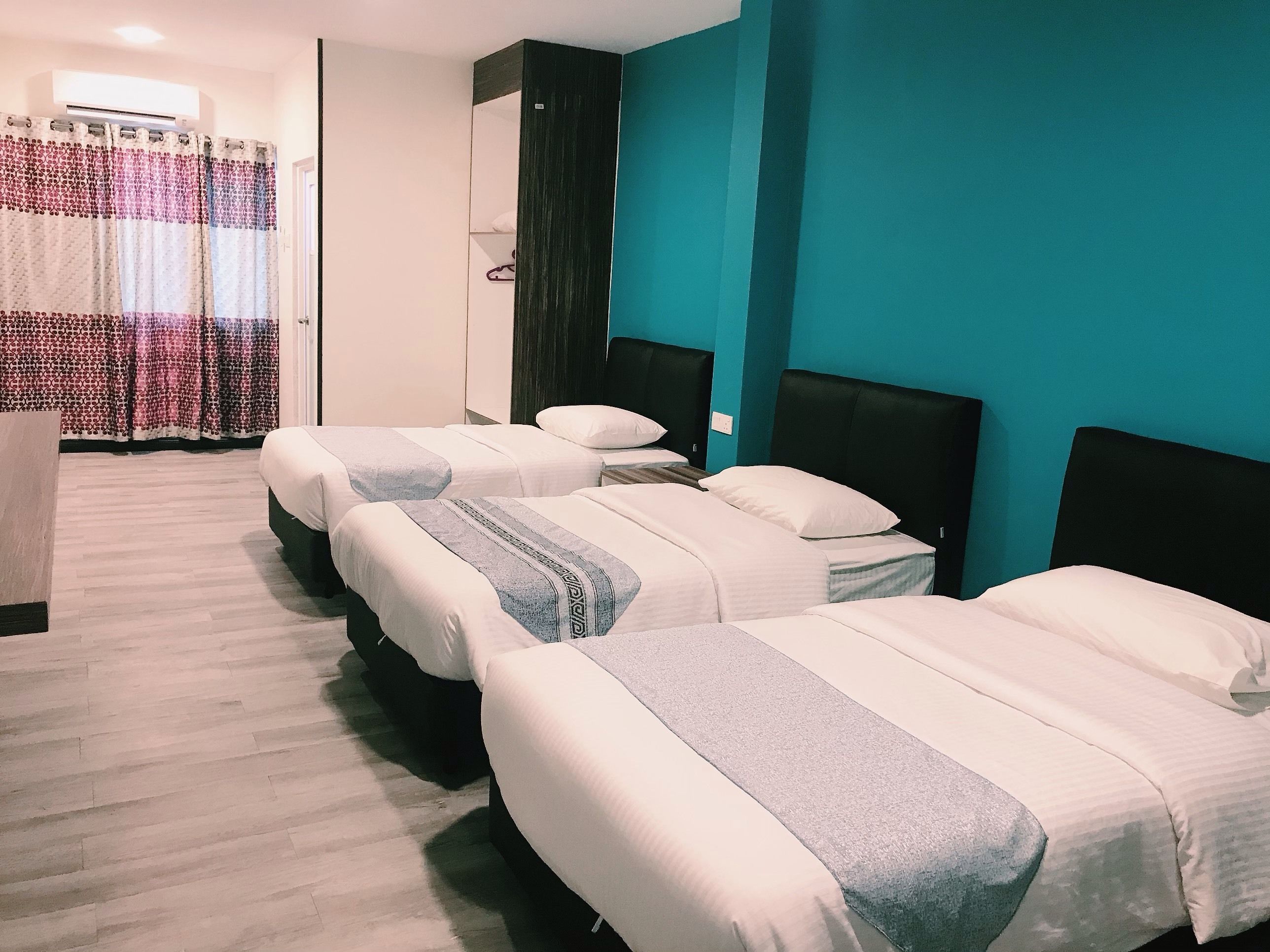 superior triple room | individually furnished, iron/ironing board, free wifi, bed sheets