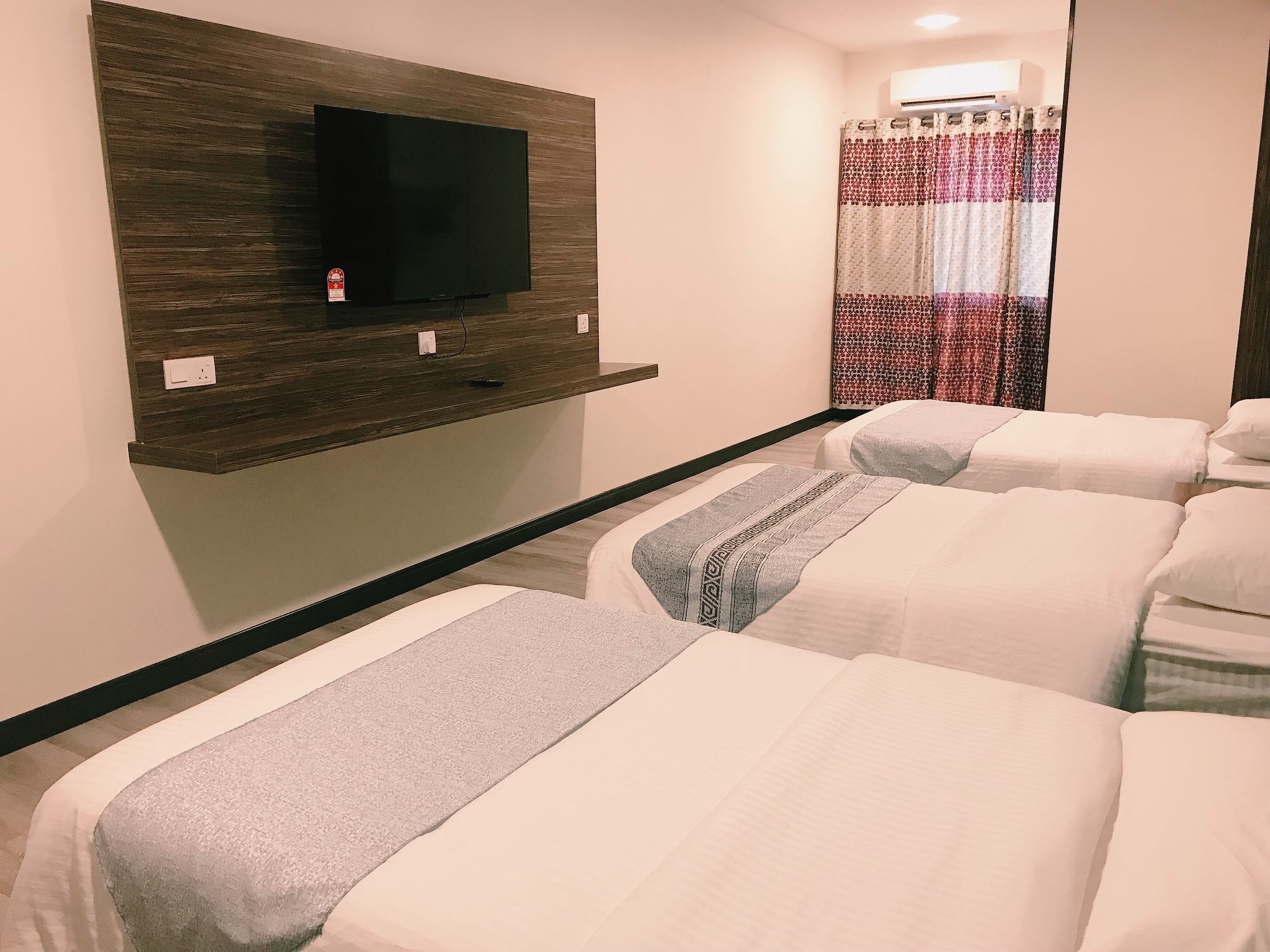 superior triple room | individually furnished, iron/ironing board, free wifi, bed sheets