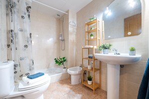 Shower, towels