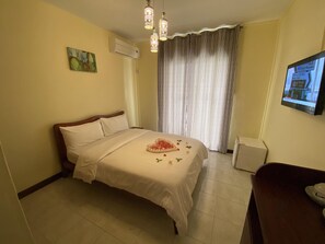 Comfort Room | In-room safe, desk, blackout curtains, soundproofing