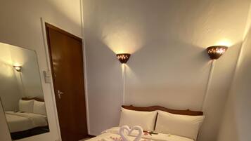 Family Bungalow | In-room safe, desk, blackout curtains, soundproofing