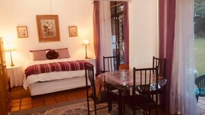 Cots/infant beds, rollaway beds, free WiFi, bed sheets - Harties Wellness Centre & Accommodation (Hartbeespoort)