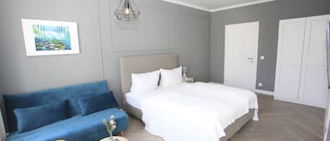 Comfort Room, 1 Queen Bed with Sofa bed (with private sauna) | Living area