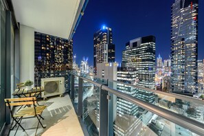 Outdoor dining - Exclusive Stays - SouthbankONE (Southbank)