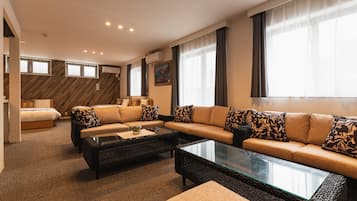 Executive Room A, Non Smoking | Desk, blackout drapes, free WiFi, bed sheets