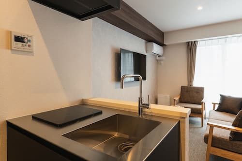 Basic Room C, Non Smoking | Private kitchen | Fridge, microwave, stovetop, electric kettle