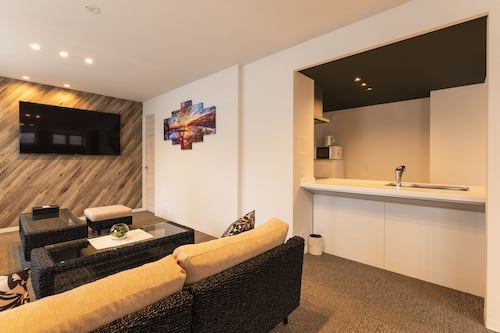 Executive Room A, Non Smoking | Desk, blackout drapes, free WiFi, bed sheets