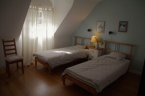 5 bedrooms, iron/ironing board, travel crib, free WiFi