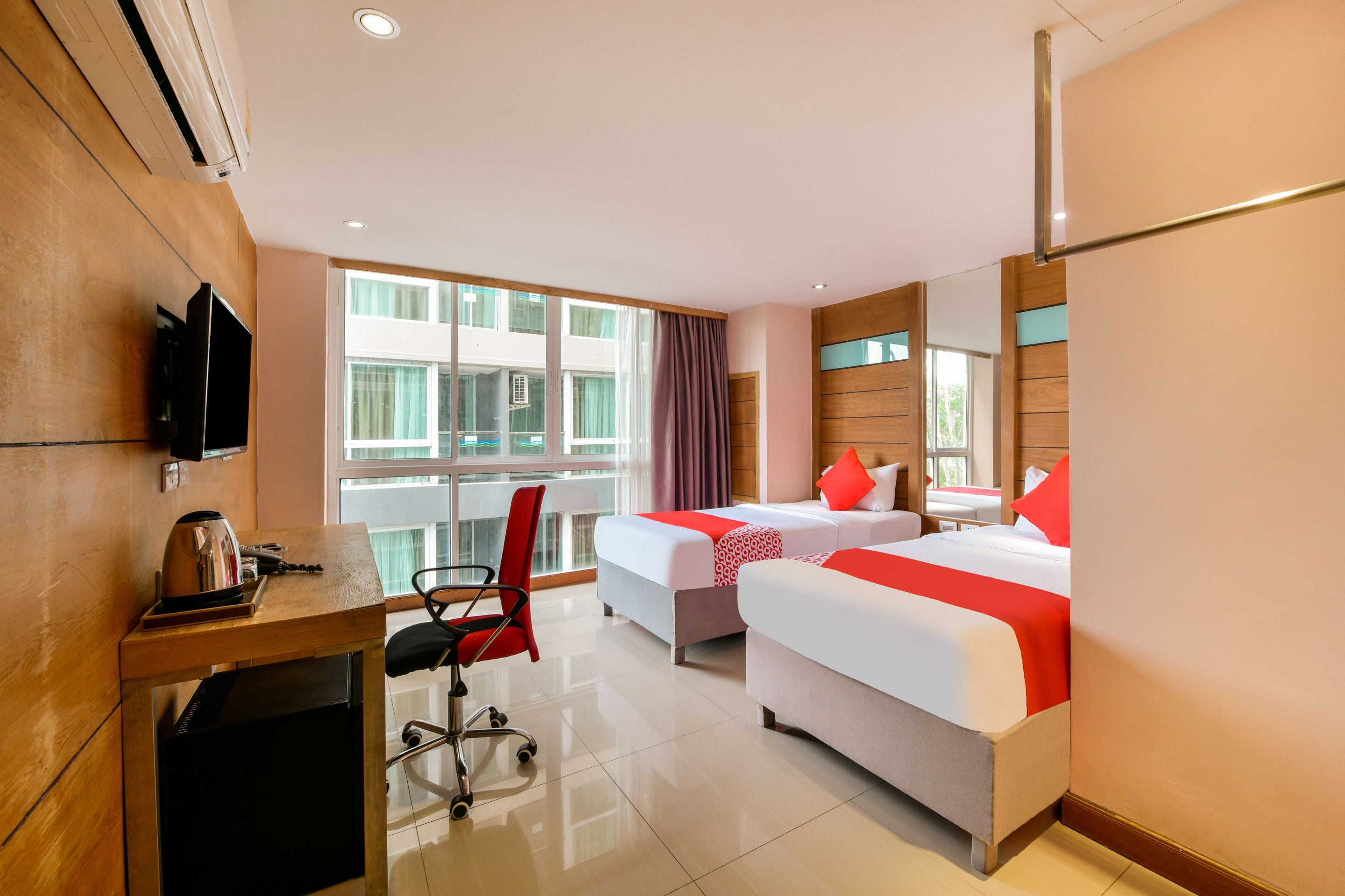 Superior Twin Room | Desk, blackout curtains, free WiFi, bed sheets