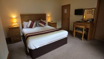 Double Room | Desk, blackout drapes, soundproofing, free WiFi