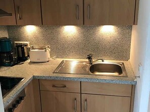 Fridge, microwave, dishwasher, coffee/tea maker