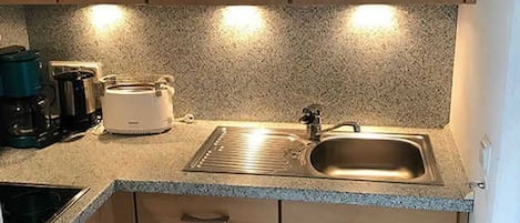冰箱、微波炉、洗碗机、茶具/咖啡用具