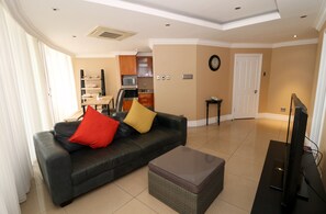Living area - Enjoy Durbans Finest area along the beach (Point Waterfront)