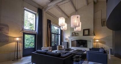 Magnificent farmhouse for 14 people with private pool near Alpilles