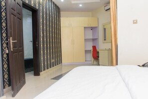 1 bedroom, in-room safe, desk, laptop workspace - Ambience Hotels Abuja (Abuja)